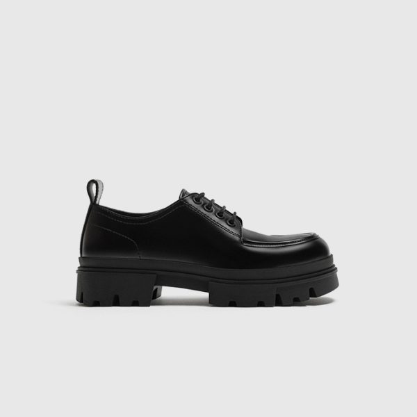 Chunky moc toe shoes